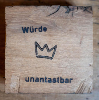 Würde unantastbar